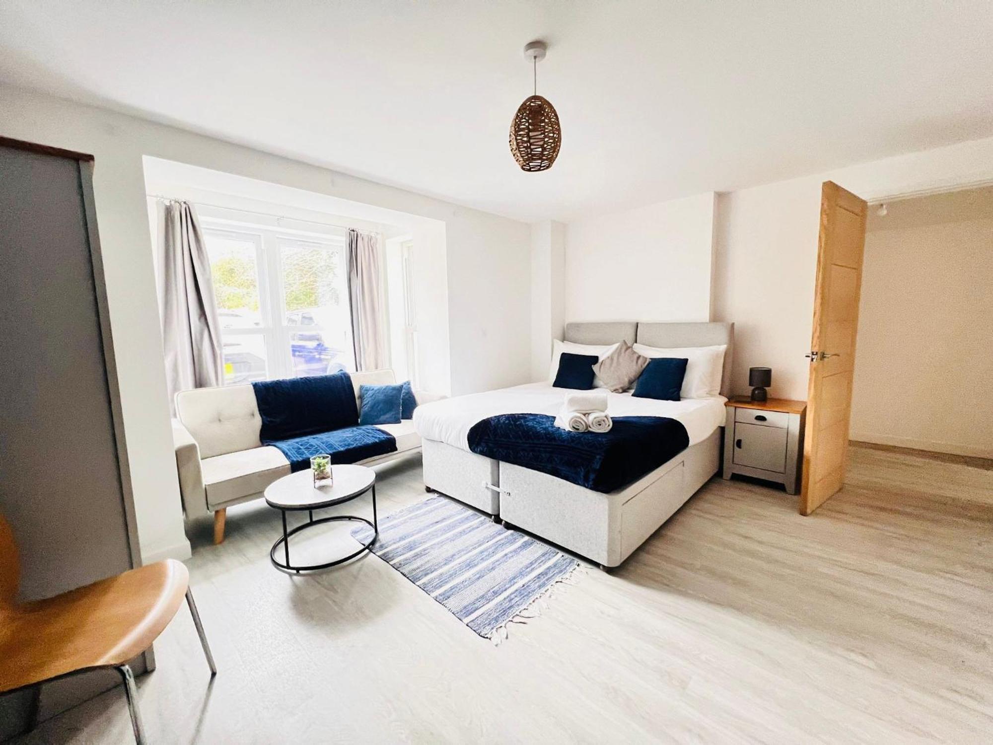 Brand New 2 Bedroom With Wi-fi Sleeps 4 - Tanzanite * Cambridge (Cambridgeshire)