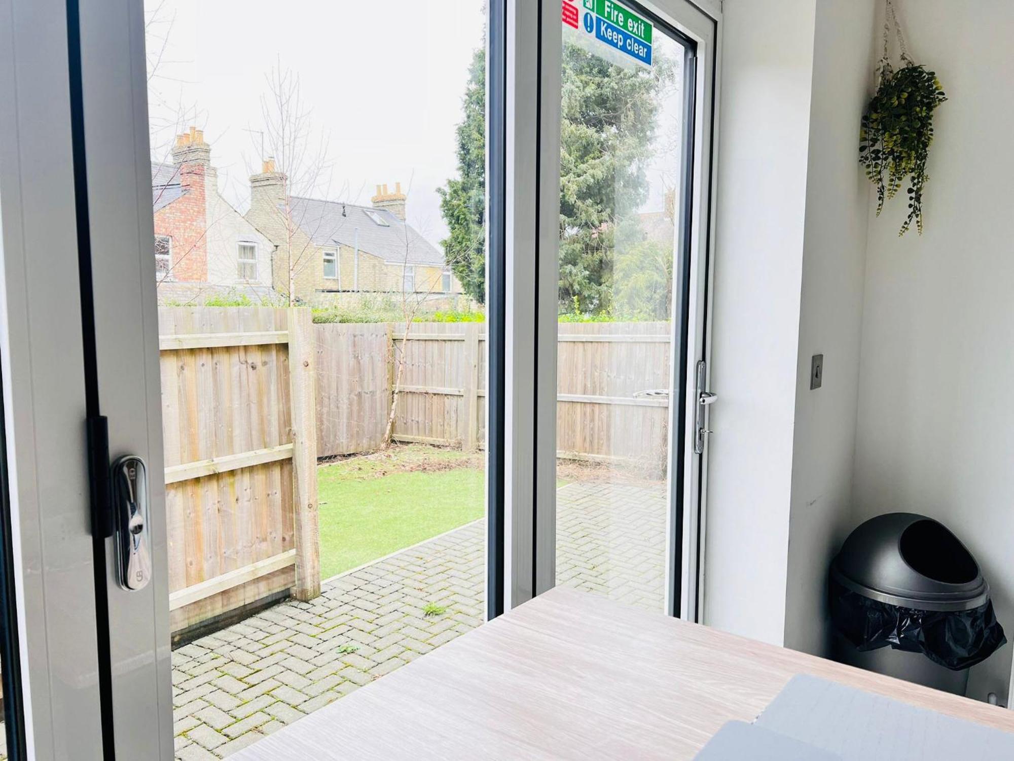Apartment Brand New 2 Bedroom With Wi-fi Sleeps 4 - Tanzanite