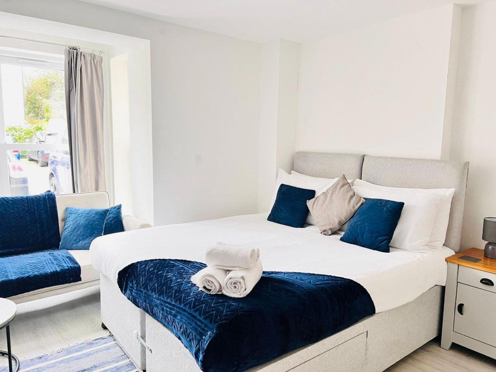 Brand New 2 Bedroom With Wi-fi Sleeps 4 - Tanzanite Apartment