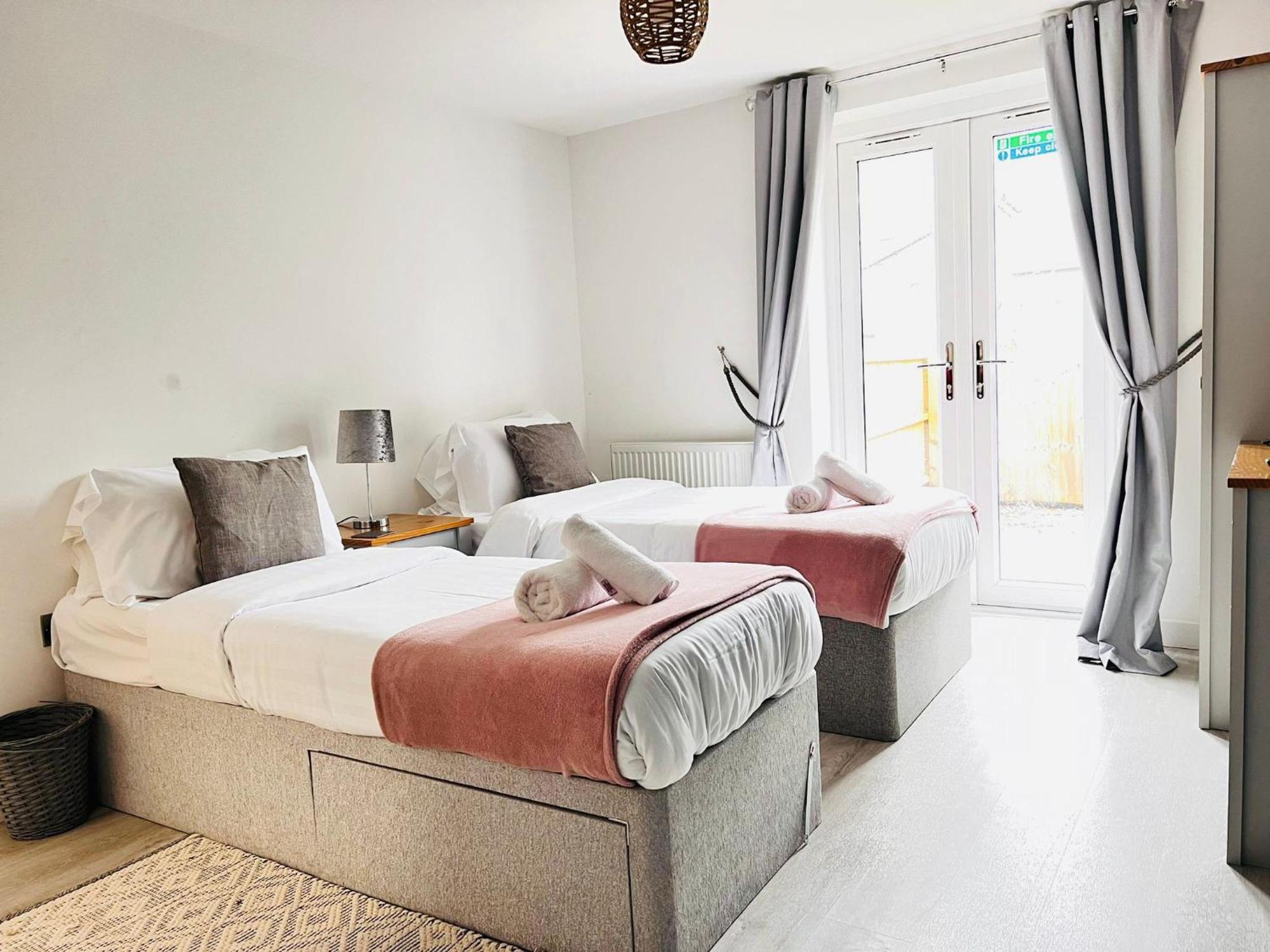 Apartment Brand New 2 Bedroom With Wi-fi Sleeps 4 - Tanzanite